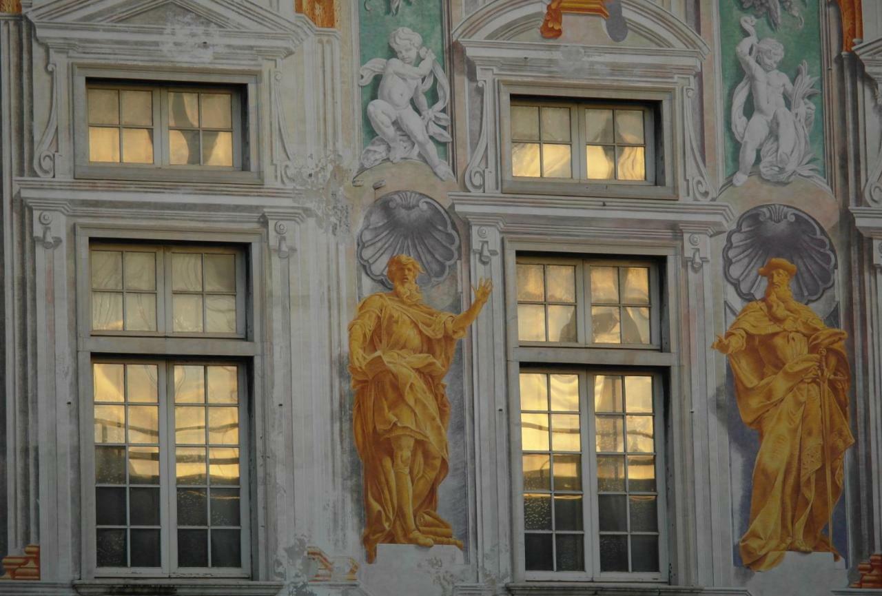 Dietro Il Teatro Modena Genua Exterior foto