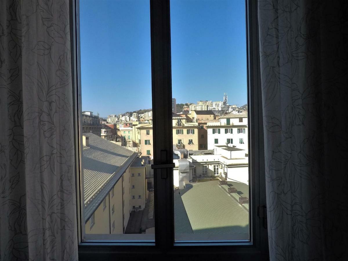 Dietro Il Teatro Modena Genua Exterior foto